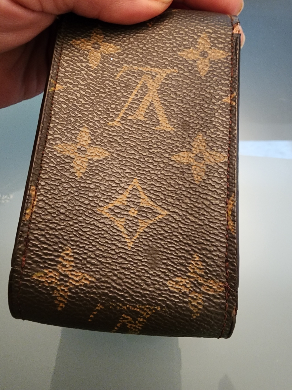 Louis Vuitton Monogram Etui Cigarette Case featuring the iconic brown - Picture 5 of 12